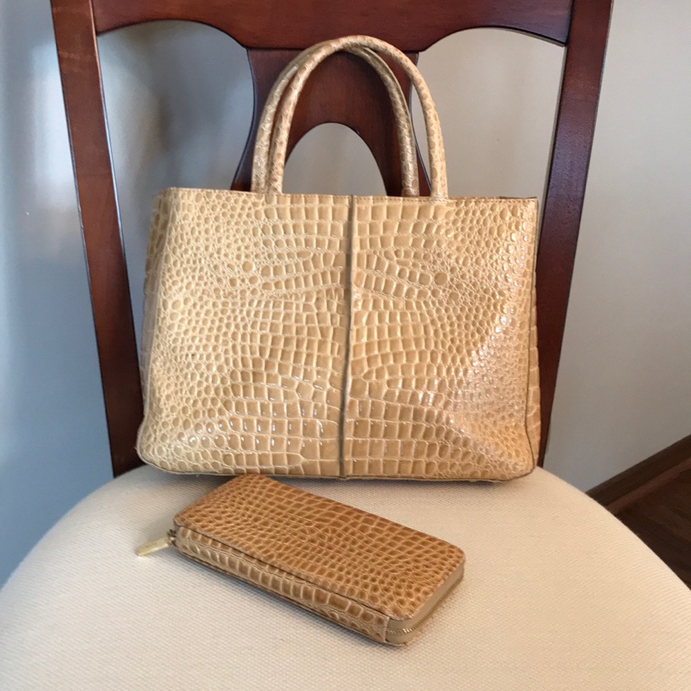 Hobo brand satchel with matching wallet - camel